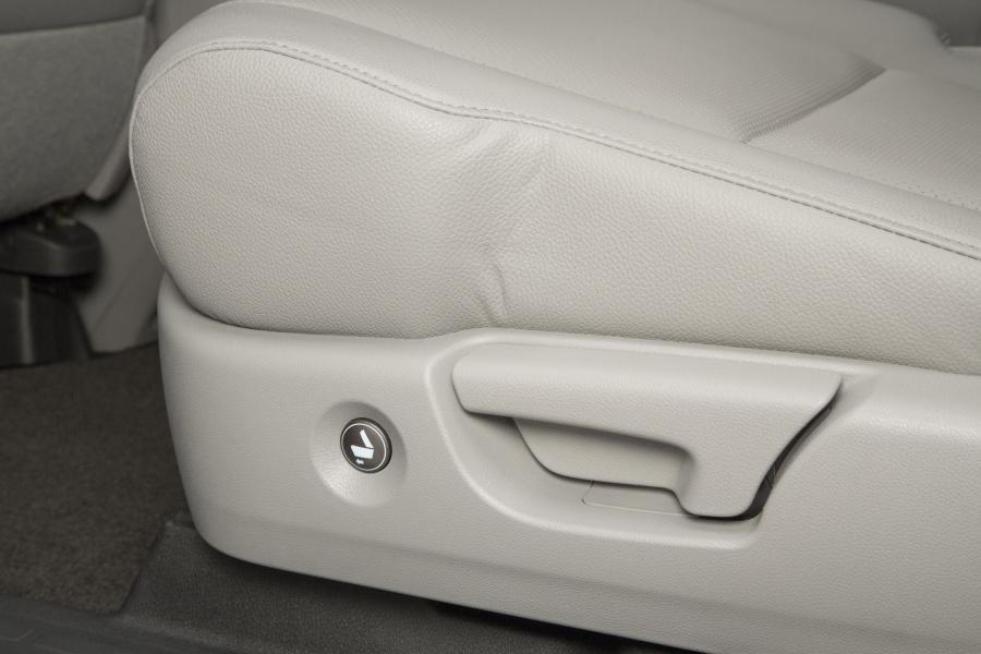 Детали интерьера Honda Pilot 2015 года  (фото 76 из 107)
